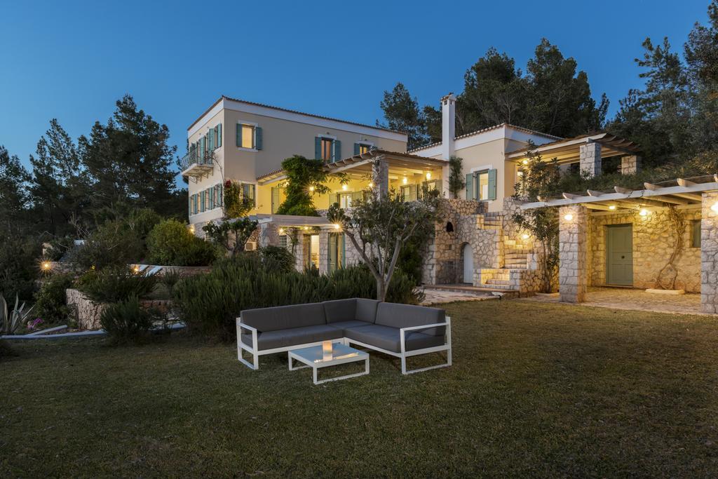 Electra Beachfront Villa クラニディ エクステリア 写真
