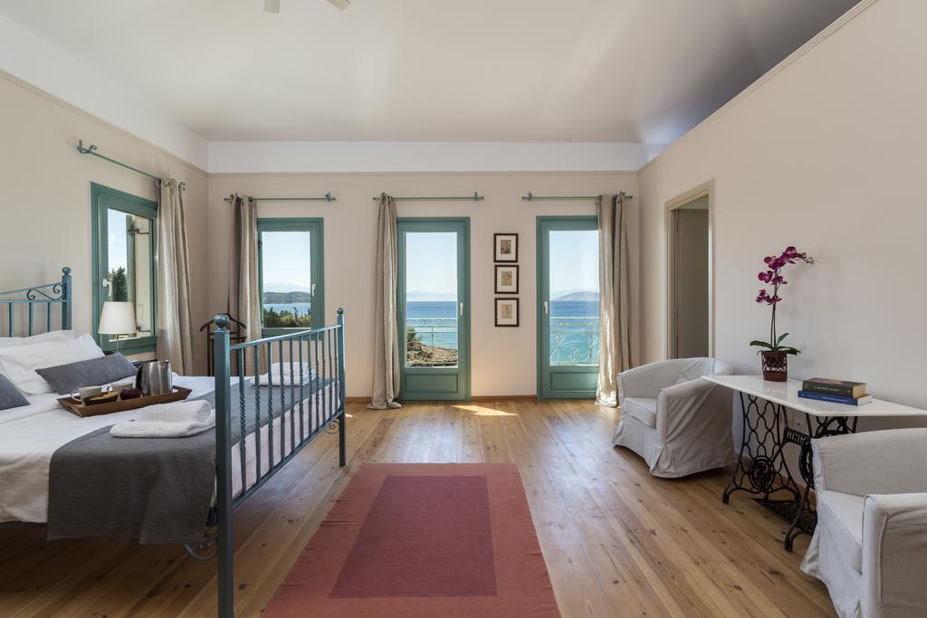 Electra Beachfront Villa クラニディ エクステリア 写真