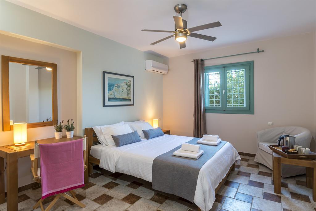 Electra Beachfront Villa クラニディ エクステリア 写真