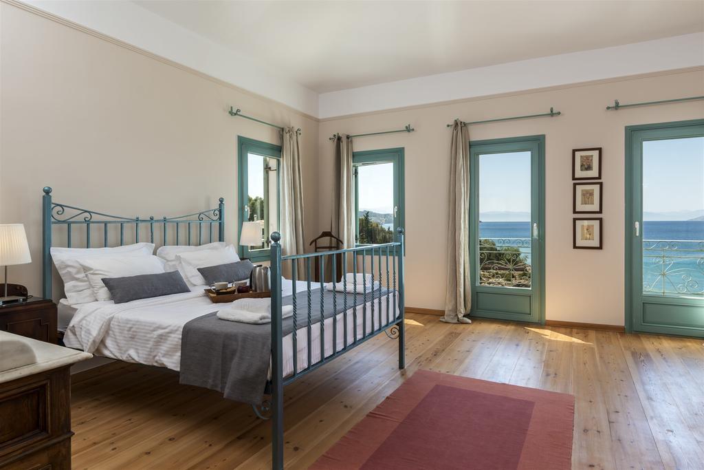 Electra Beachfront Villa クラニディ エクステリア 写真