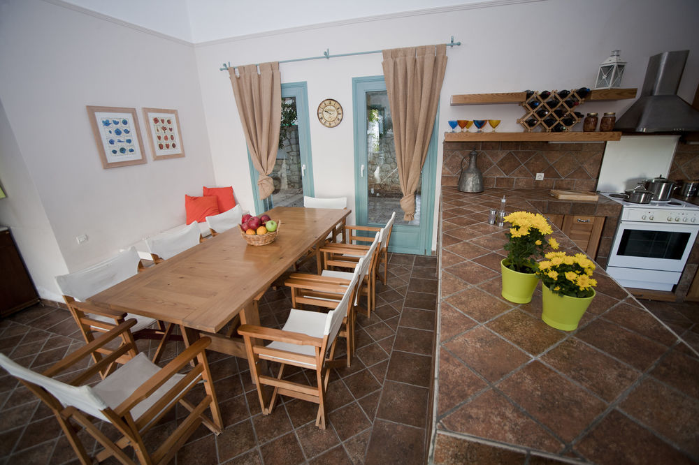 Electra Beachfront Villa クラニディ エクステリア 写真