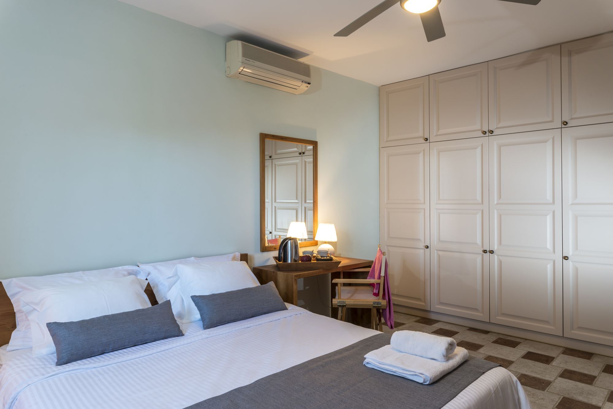 Electra Beachfront Villa クラニディ エクステリア 写真